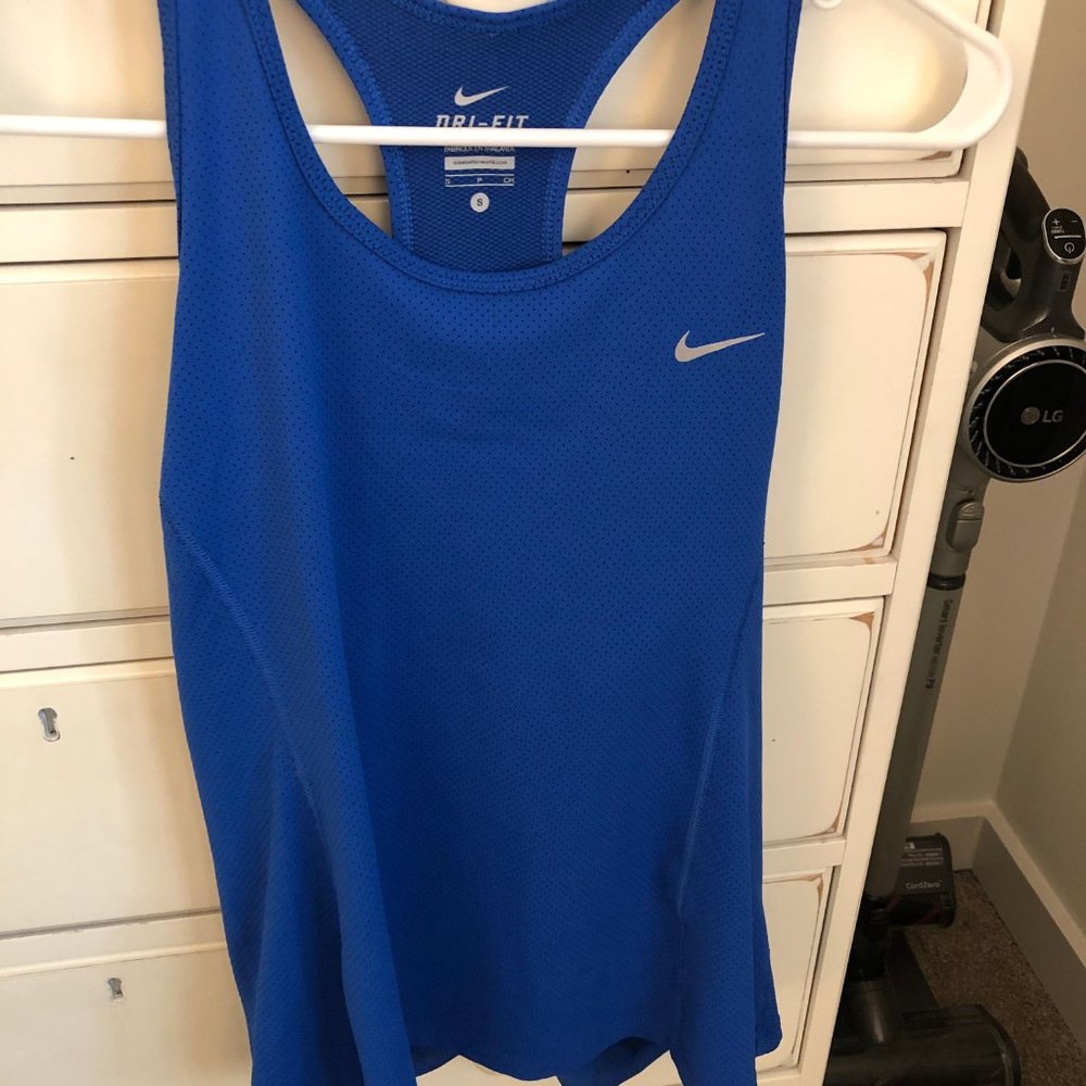 Nike dry fit racerback tank size small